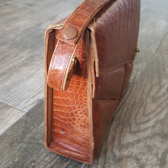 Vintage Alligator Leather Purse - Picture 4 of 8